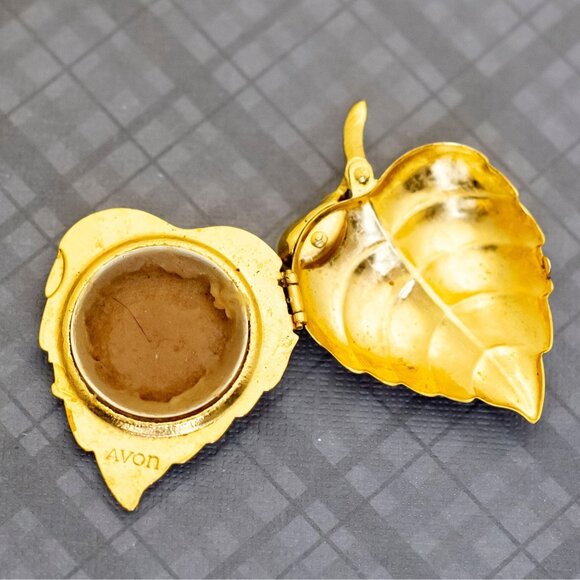 Vintage Art Nouveau Leaf Faux Pearl Gold Tone Brooch by Avon, G40 - Picture 2 of 3